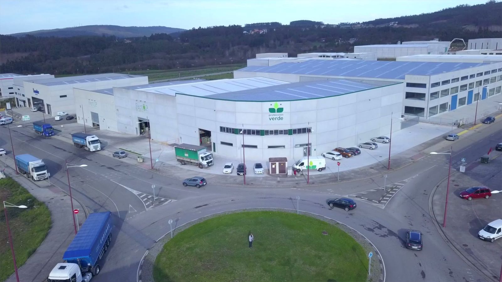 La nave de Protección Verde en Bértoa, a vista de dron