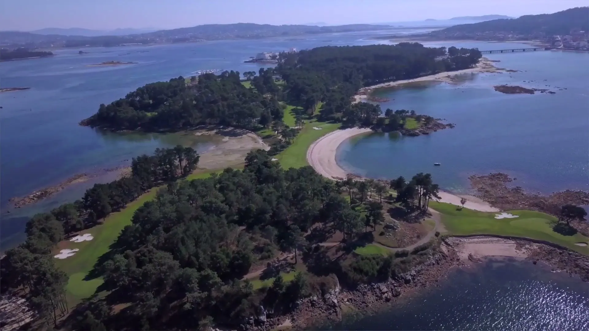 Campo de golf junto a la ría